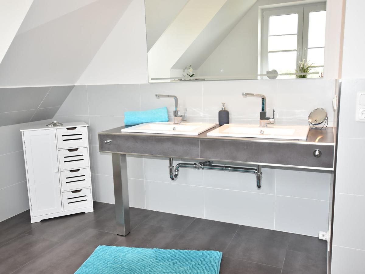 Cozy Holiday Home In Gross Schwansee With Sauna Luaran gambar
